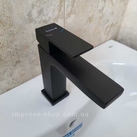 Чорний Змішувач для умивальника IMPRESE Karlov f03507601AA